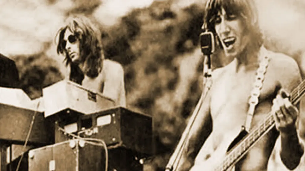 Vagues Psychédéliques au Paradis : Le Concert Emblématique de Pink Floyd à Saint-Tropez