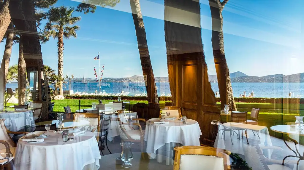 restaurant-vague-or-saint-tropez.webp