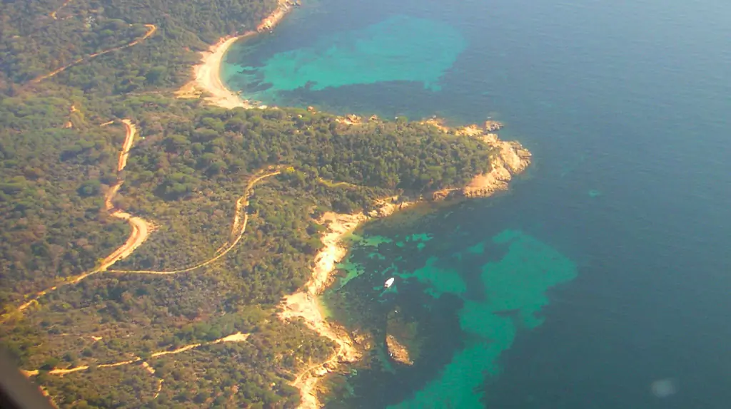 Les Déplacements en Hélicoptère : Un Luxe Aérien pour Découvrir Saint-Tropez et la Côte d'Azur